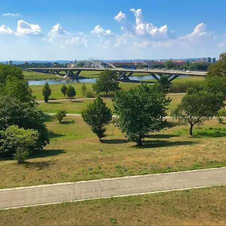 Cute Flat In Cool Neustadt Apartmán *