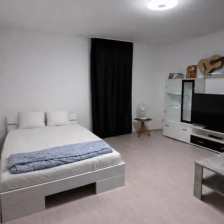 Cute Flat In Cool Neustadt *