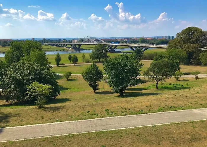 Cute Flat In Cool Neustadt Апартаменты *