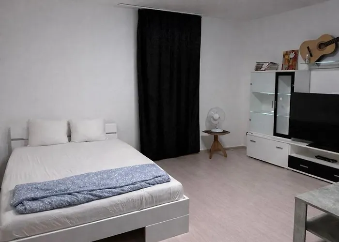 Cute Flat In Cool Neustadt *