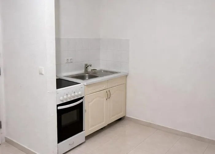 Cute Flat In Cool Neustadt